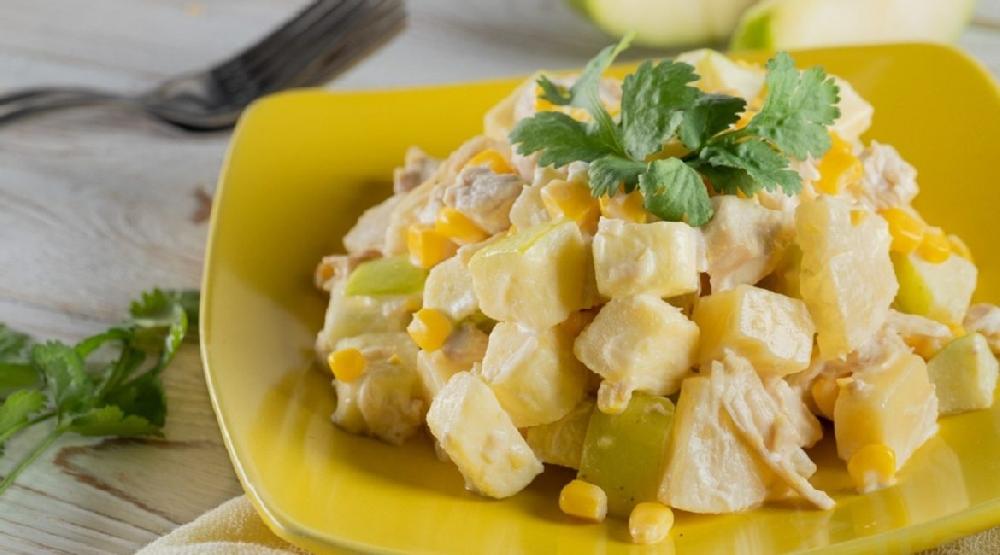 Ananaslı toyuq salatı