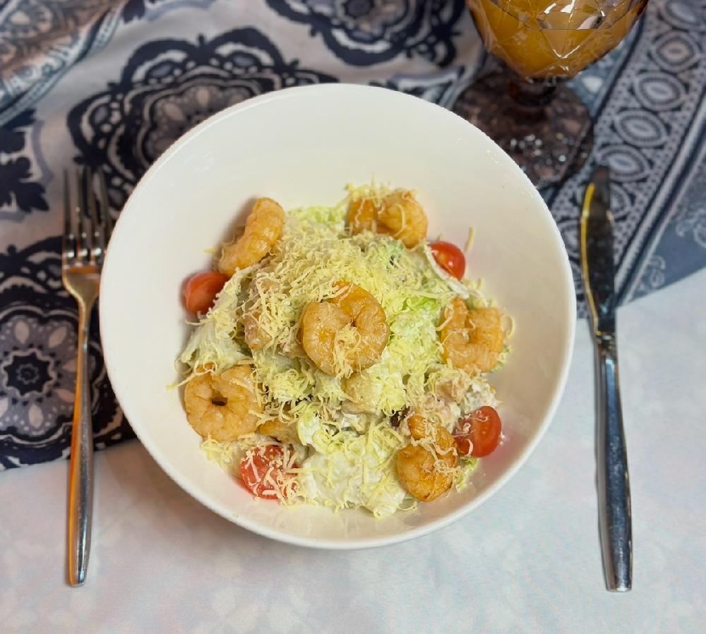 Sezar salat krivetkalı 