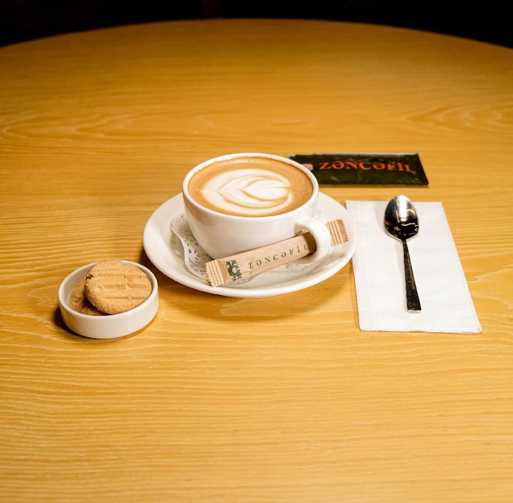 FLAT WHITE