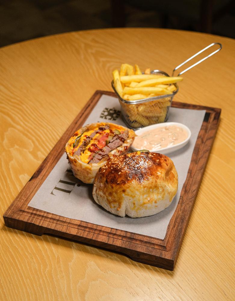 DOUBLE BETRO CHEDDAR BURGER