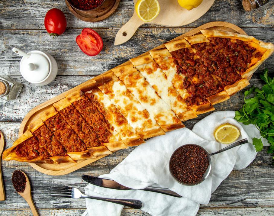 Qıymalı Pendirli Pide