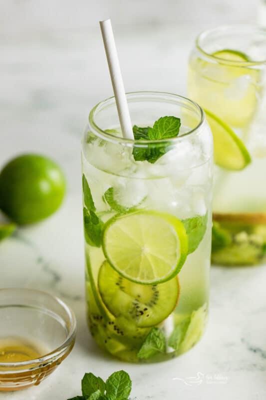 Feijoa & kiwi Lemonade