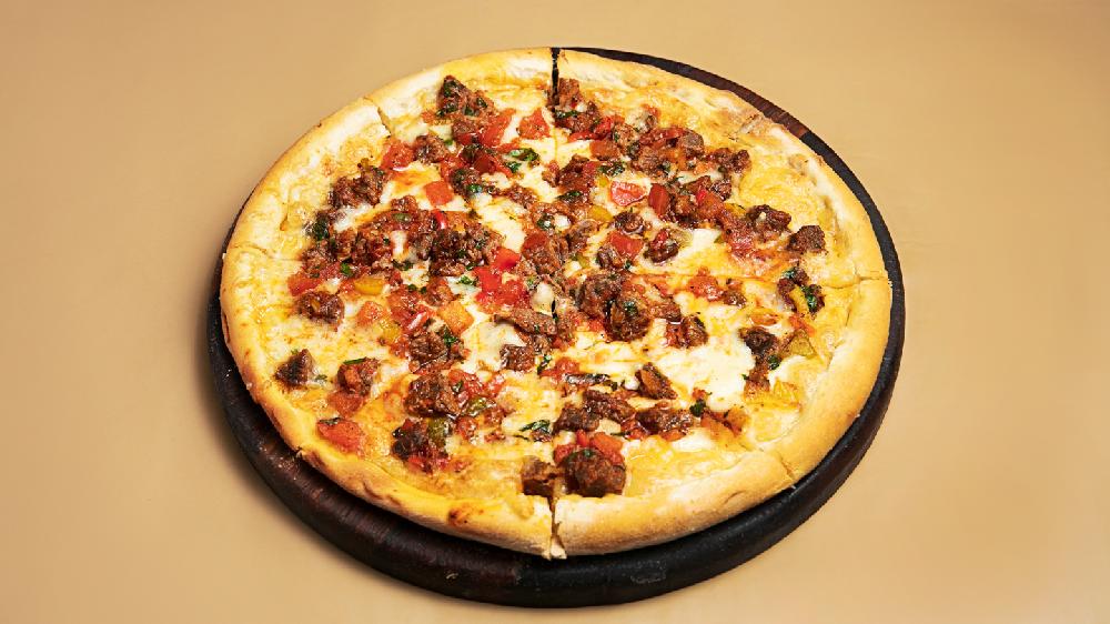 Ətli qovurma pizza