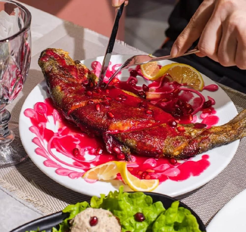 Sibas balığı nar sousla 