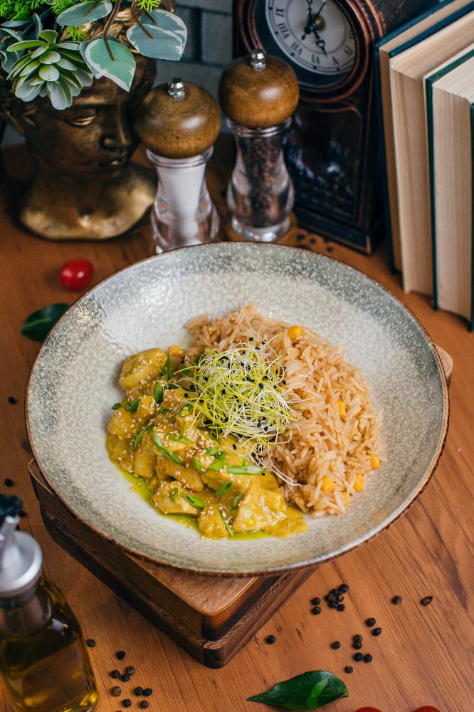 CHICKEN CURRY