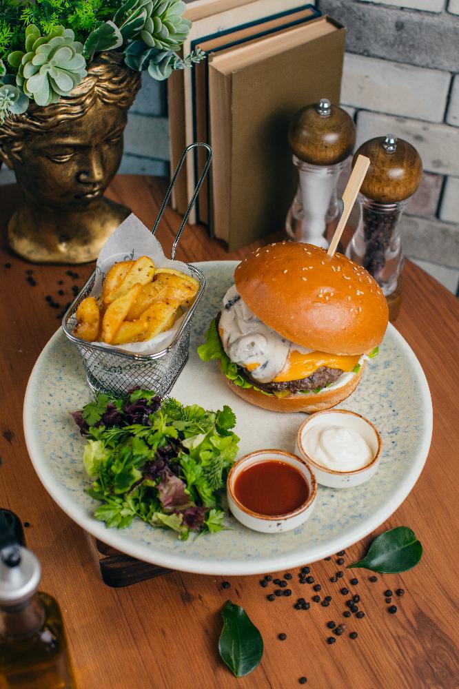 BEEF BURGER