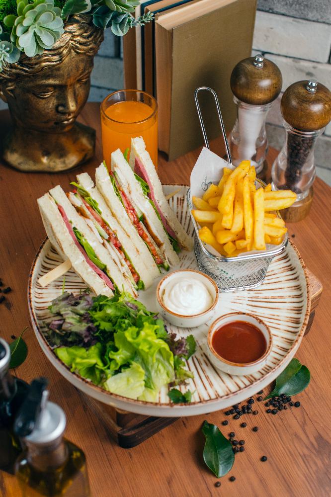 CLUB SANDWICH