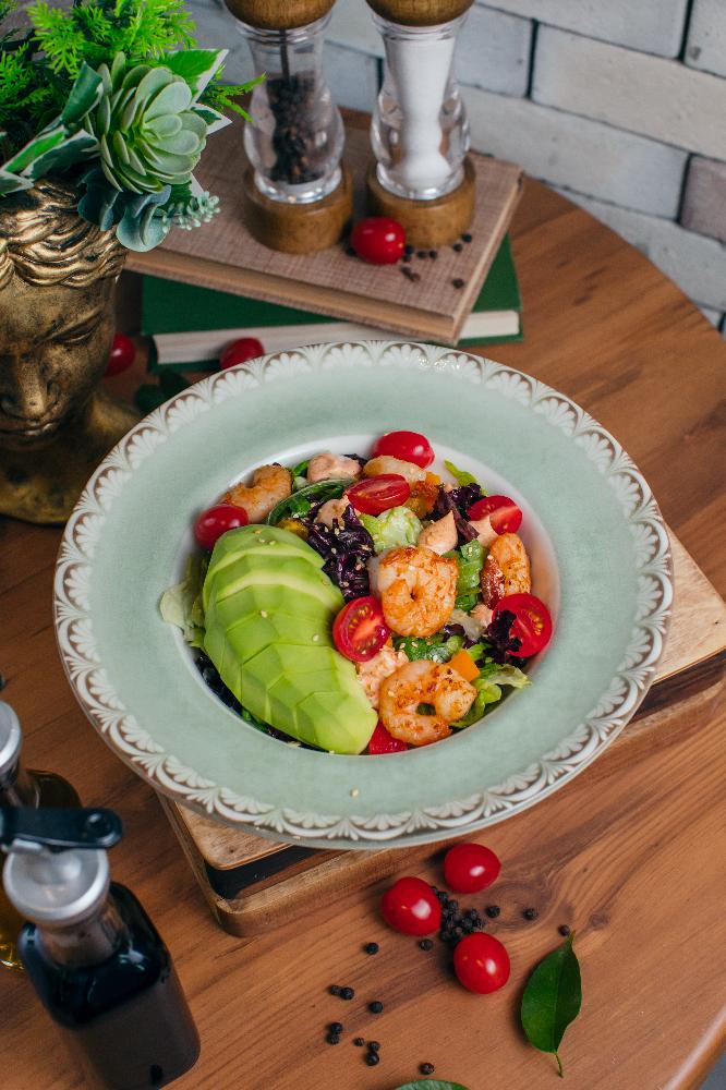 INSALATA Dİ FAGİOLİ E GAMBERETTİ