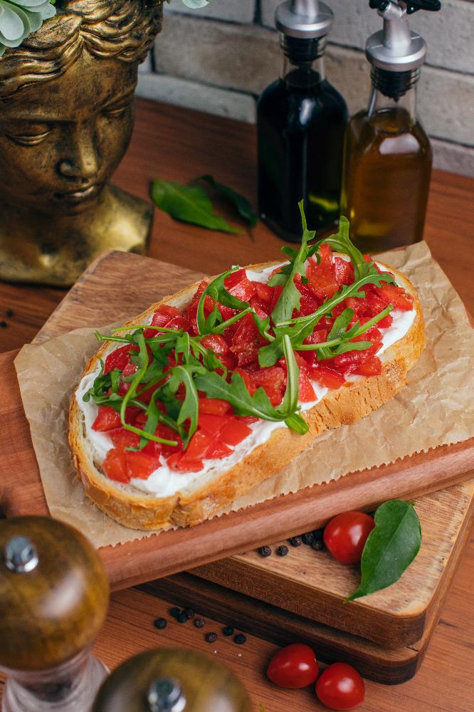 BRUSCHETTA POMODORO