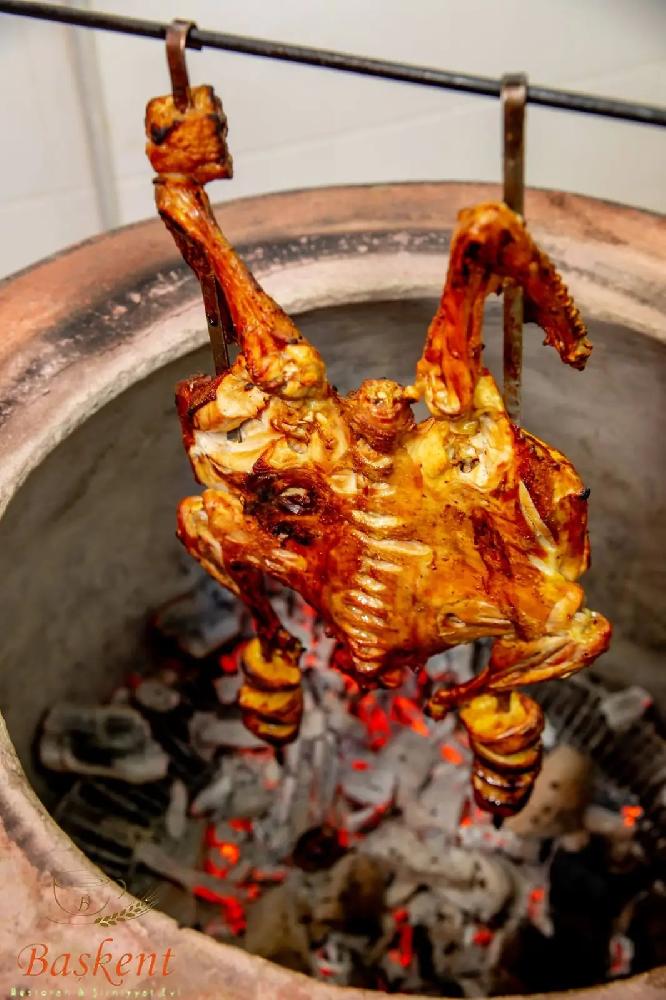Hinduşka təndirdə 