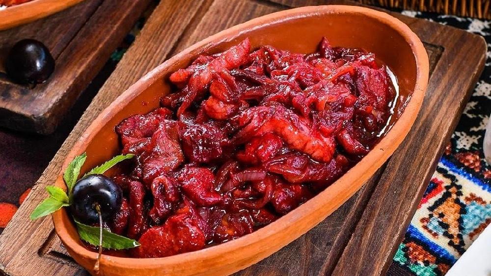 Vişnəli dana 