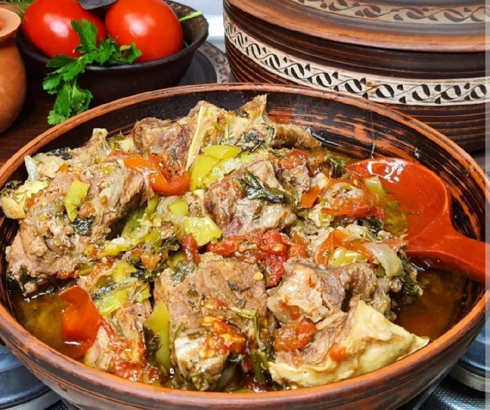 Keçi buğlama (mövsümdə) 
