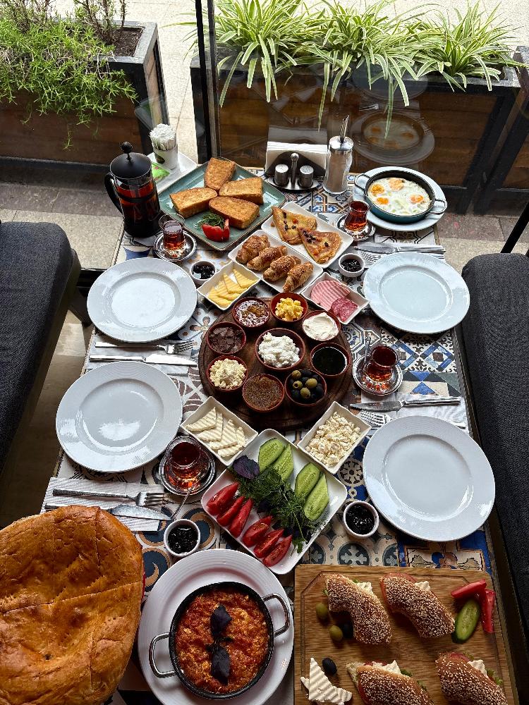 Gəncəsayağı səhər yeməyi seti