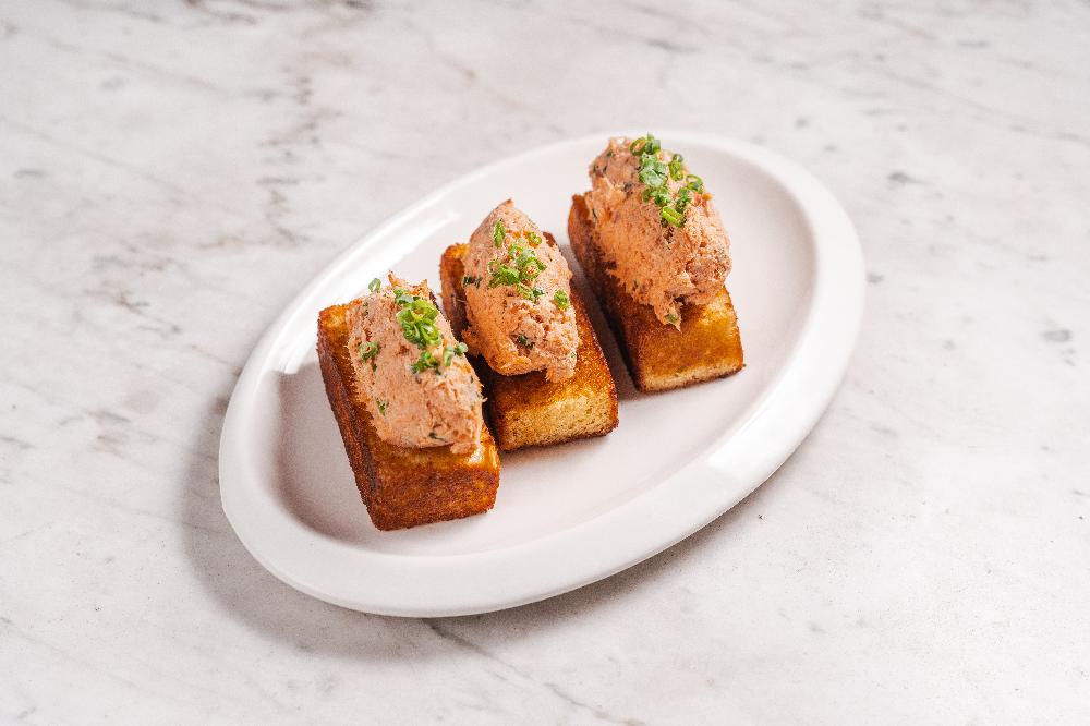 BRİOŞ ÜZƏRİNDƏ QIZILBALIQ MUSS