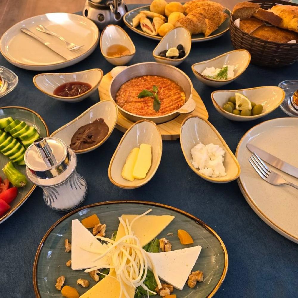 Səhər yeməyi seti (4 kişilik)