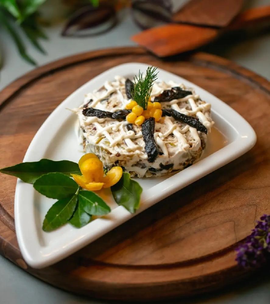 Gavalı toyuq salatı 