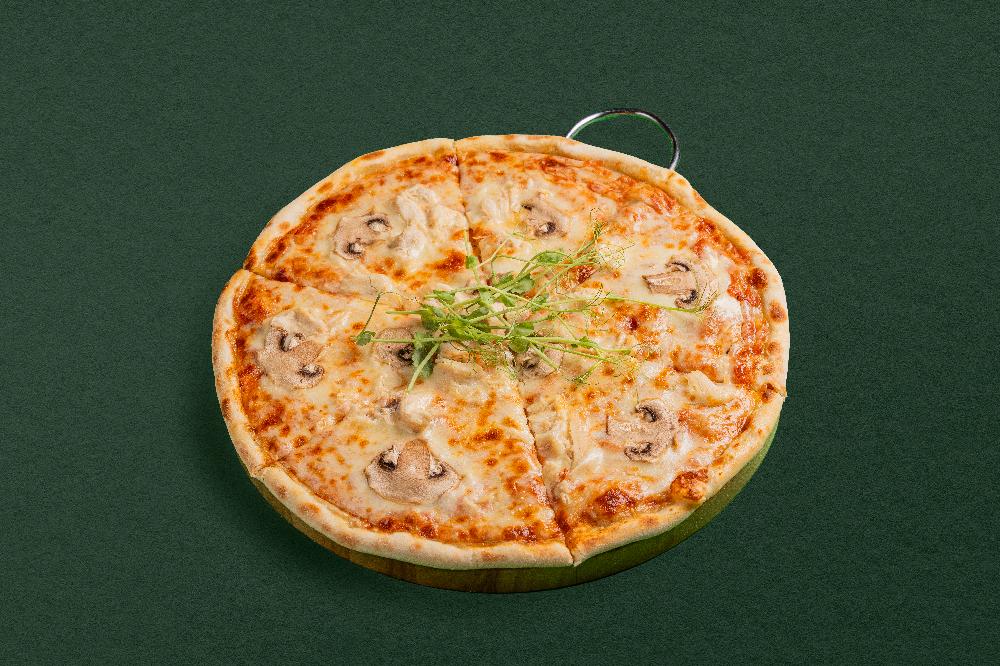 Toyuqlu, Göbələkli Pizza