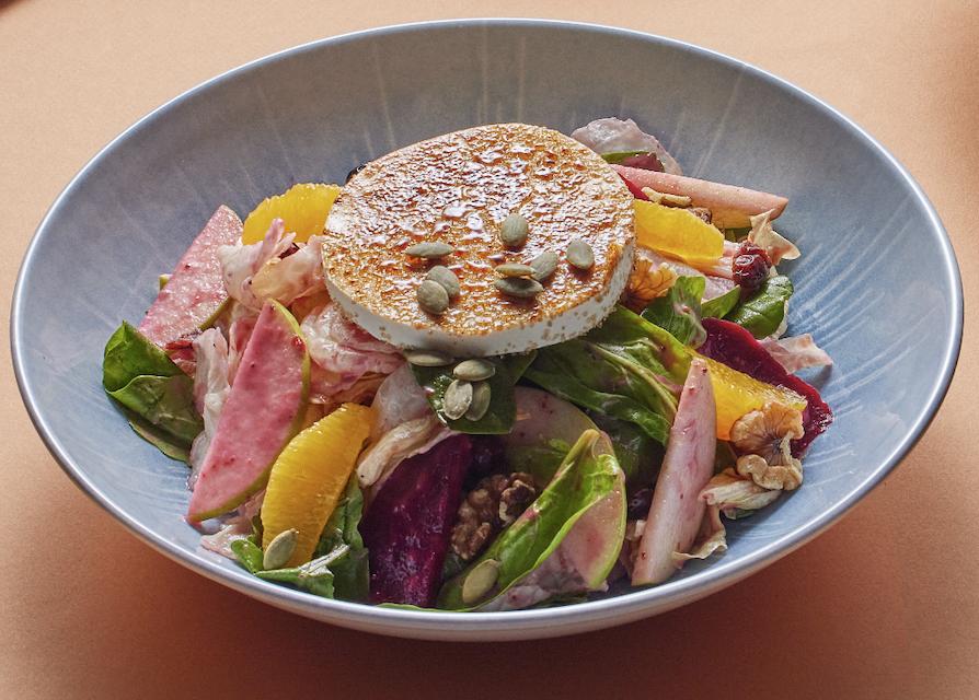 Keçi Pendirli Brüle Salatı