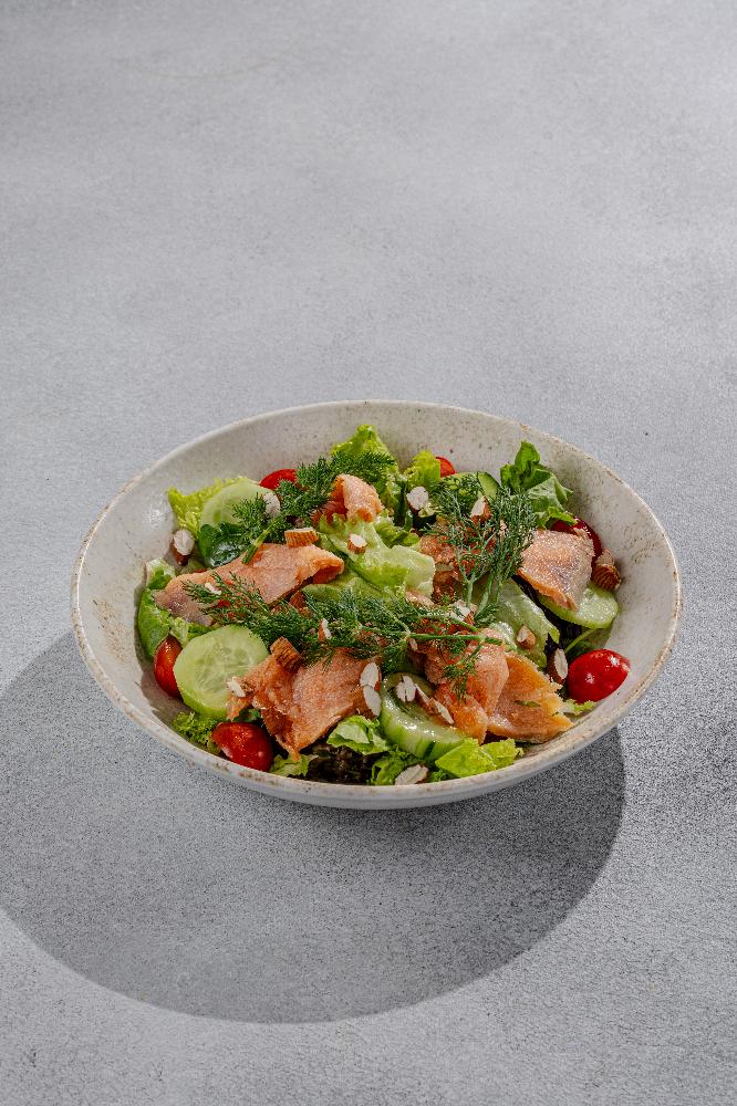 Hisə Verilmiş Somon Salatı