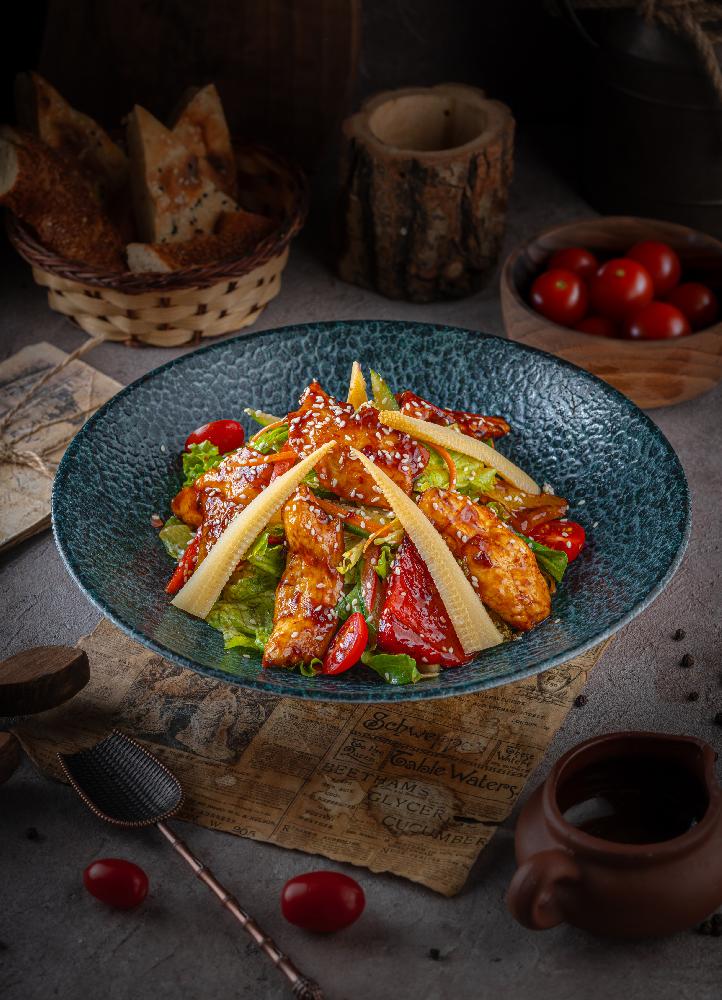 Asiya Üslubunda Toyuq Salatı 