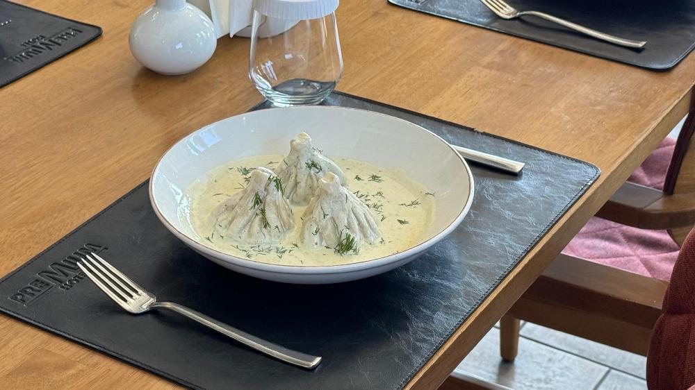 Gürcü xəngəli (qaymaq sousunda)