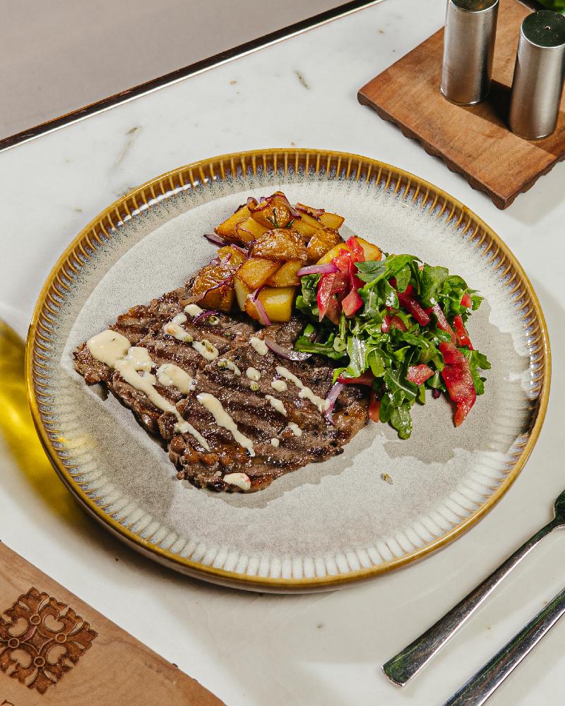 GRILL ANTRİKOT DİLİMLERİ MAC&CHEESE SOSLU 