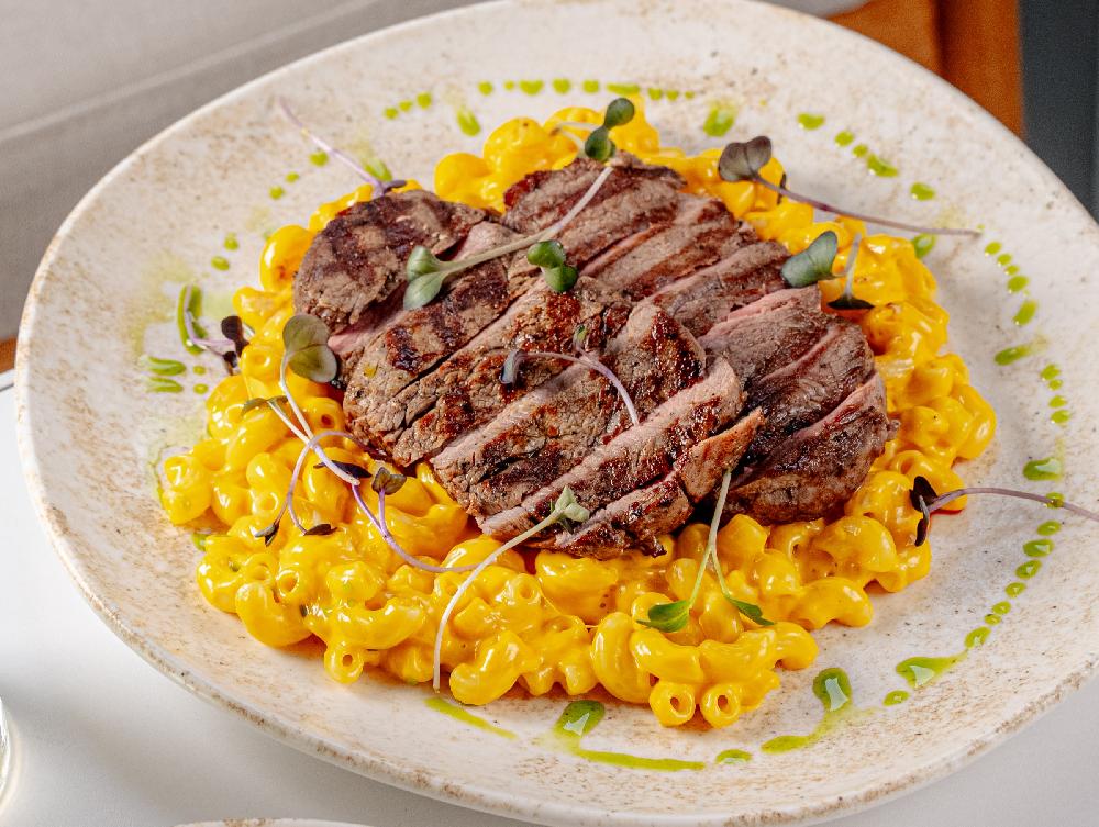 Ət Mac and Cheese