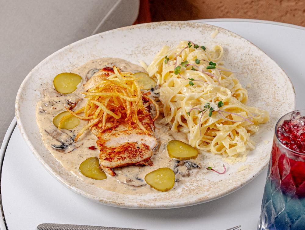 Toyuq Stroganoff