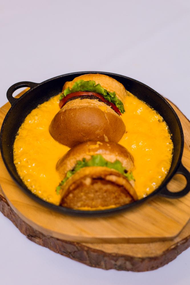 Pendir souslu burger