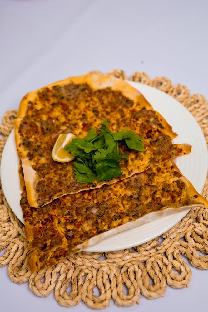 Lahmacun sadə