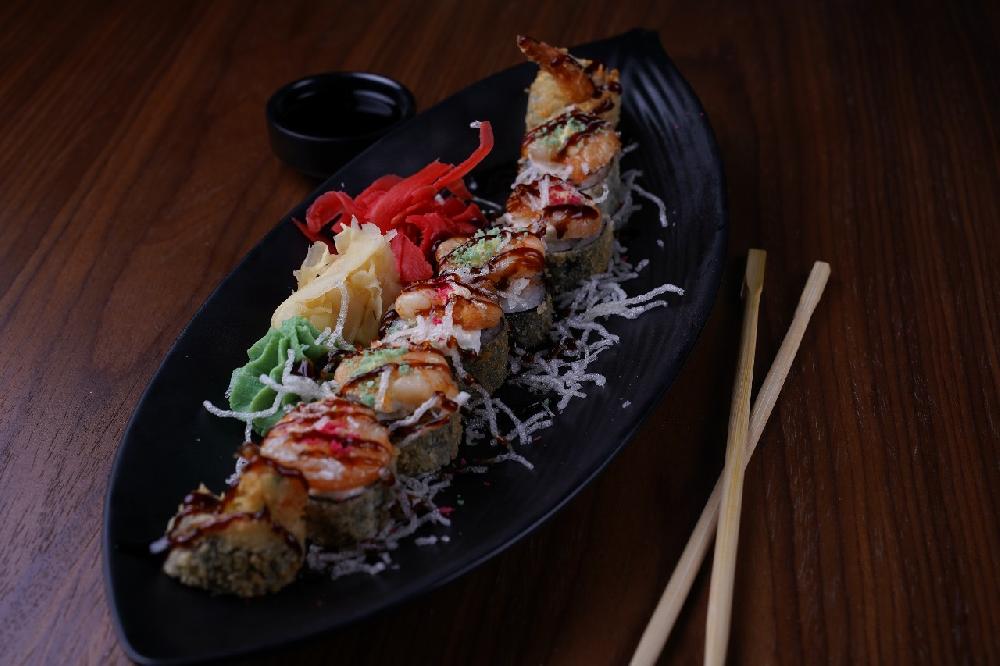 Spice ebi hot roll .