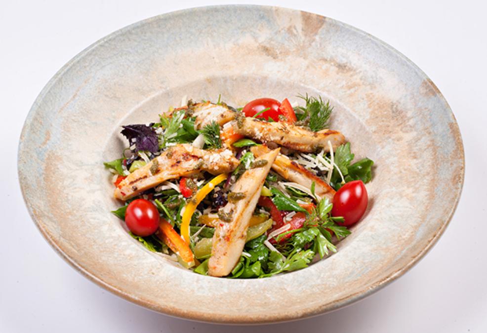 Toyuq salatı