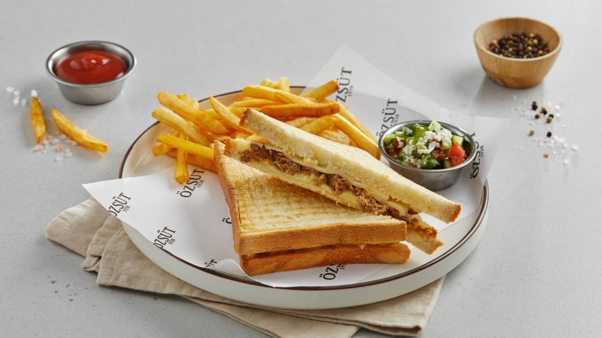 Qovurmalı tost 