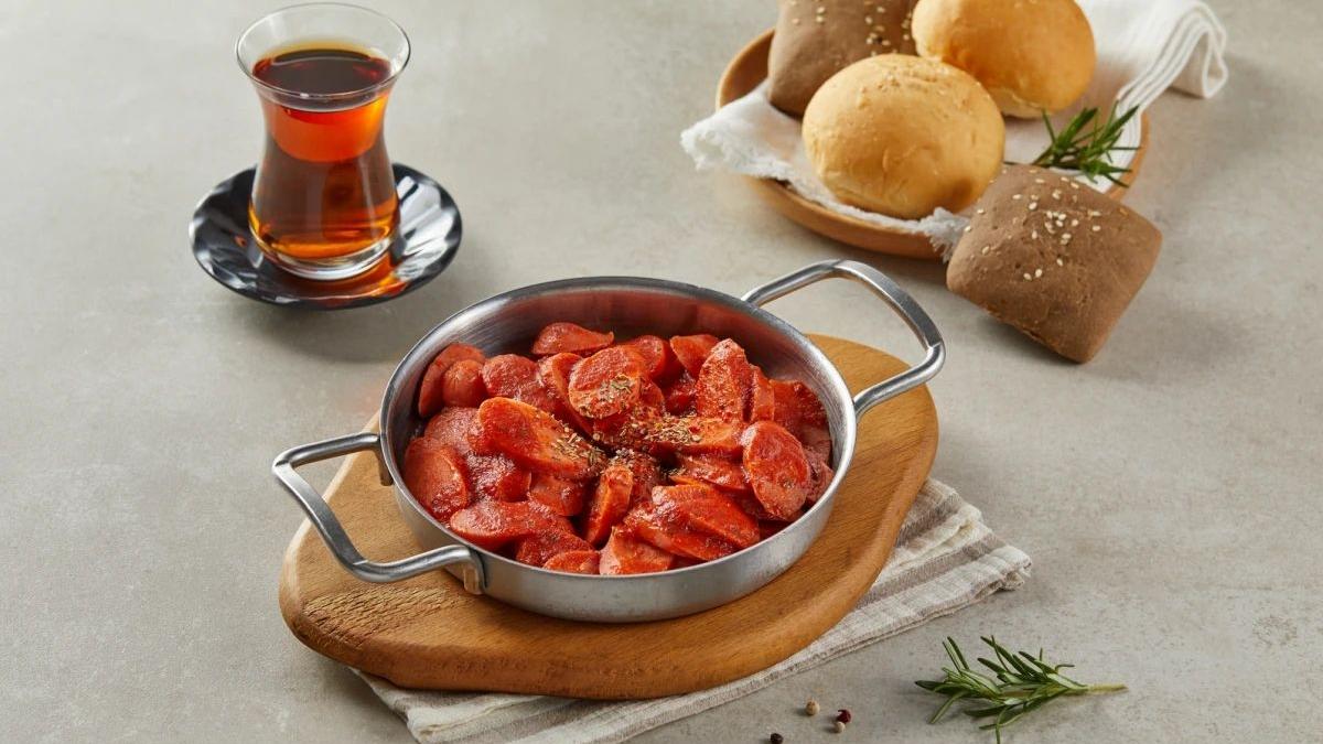 Salçalı sosis 