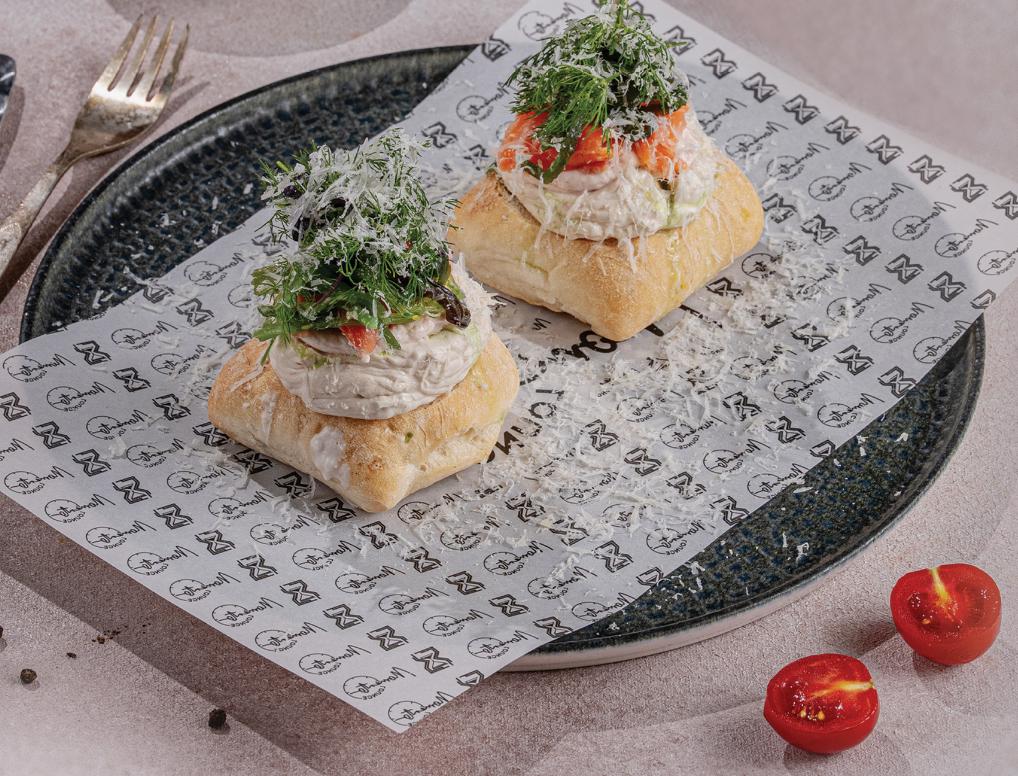 Çiabata Çörəyi Üzərində Salmon Brusketta