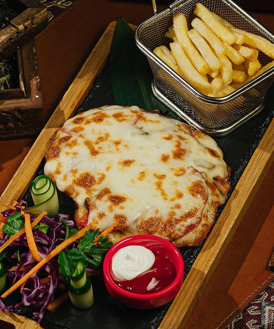 Monastrsayağı toyuq