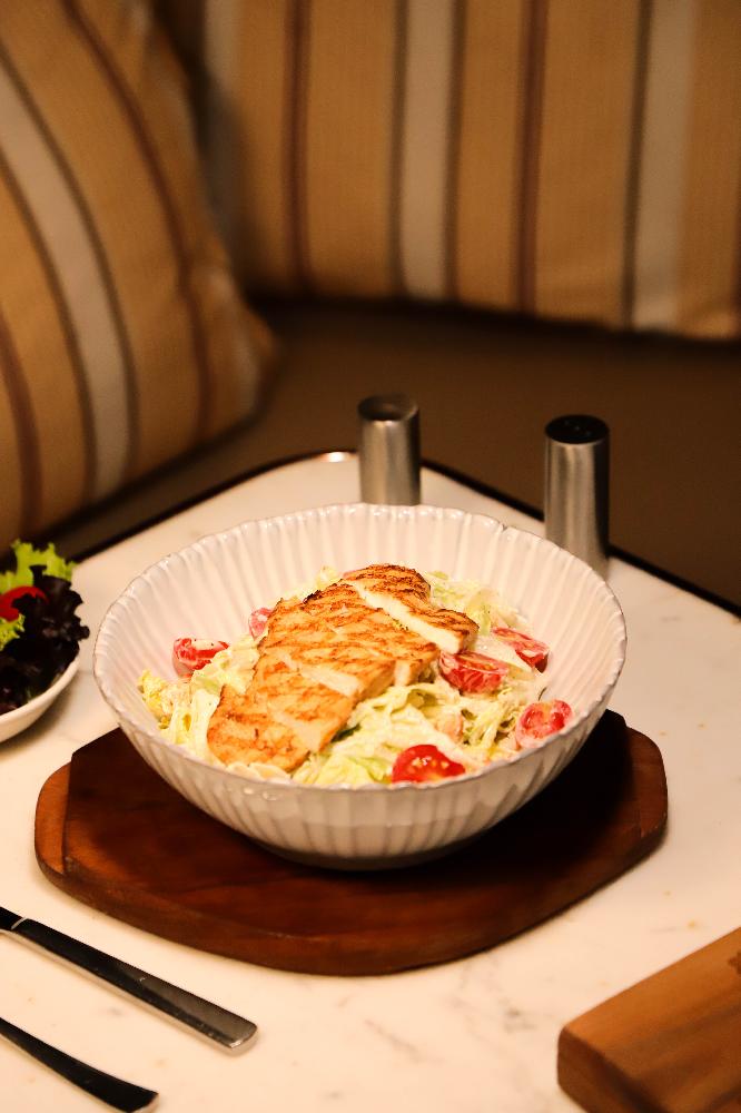 SEZAR SALATI TOYUQLU