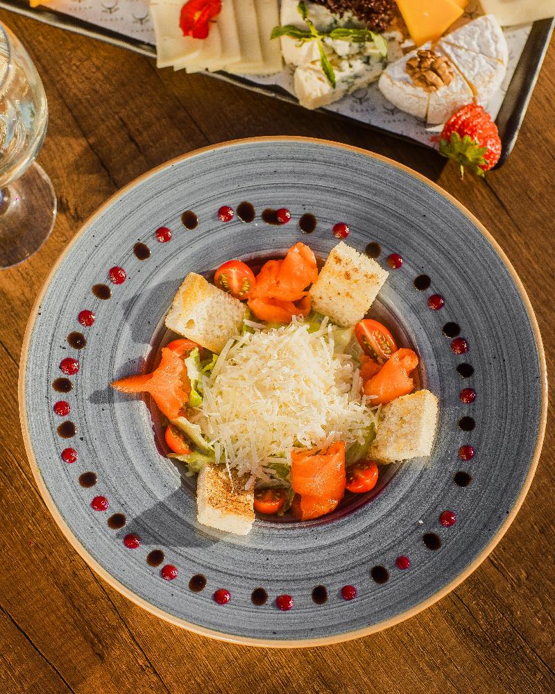 Sezar salatı