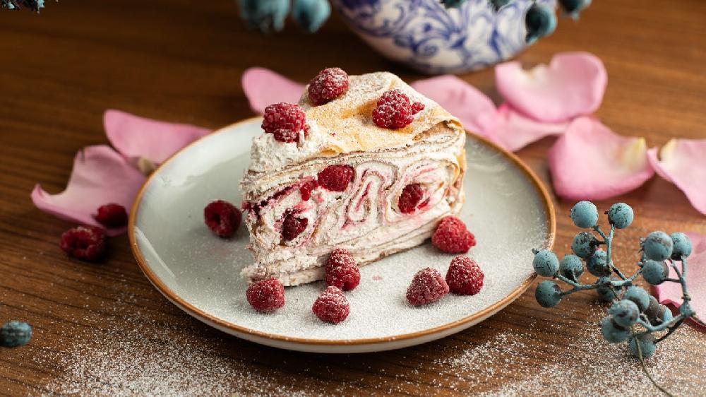 Crape cake (strawberry)