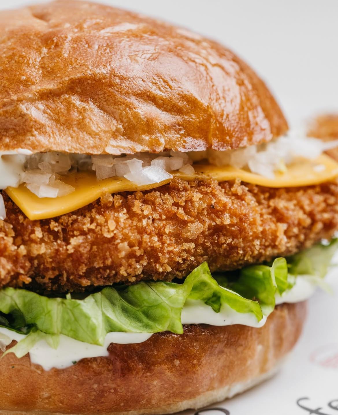 Çıtır toyuq burger