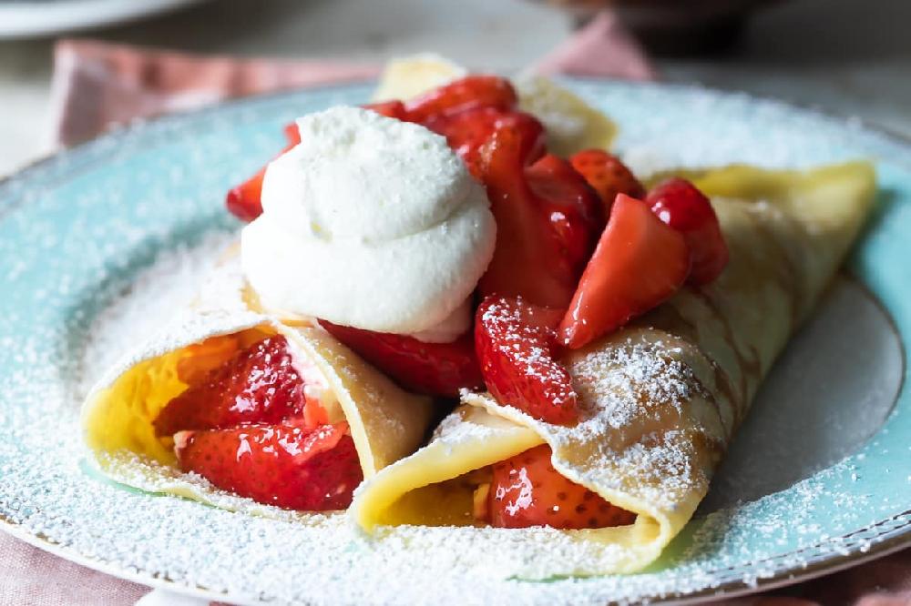 Strawberry creme crepes