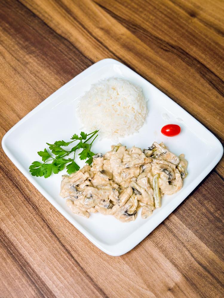 Chicken stroganoff