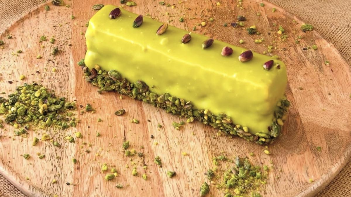 Pistachio cake diet