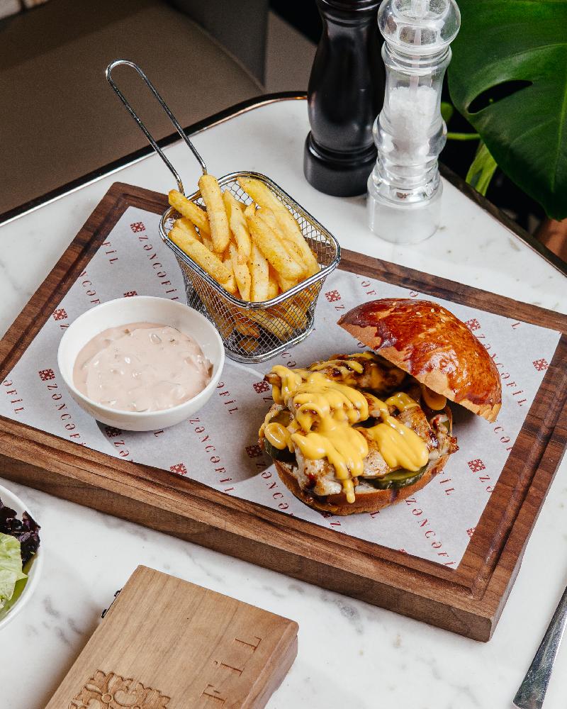 BBQ SOUSLU TOYUQ BUD BURQER