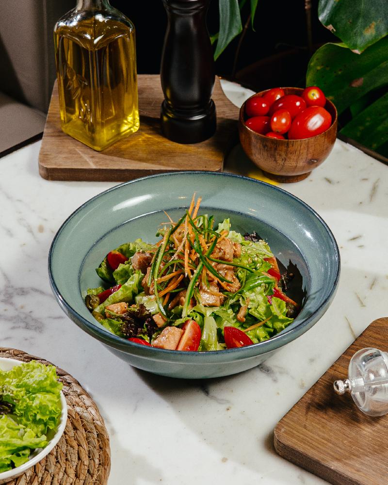 THAİ SOSLU QIZARDILMIŞ FAREL SALATI