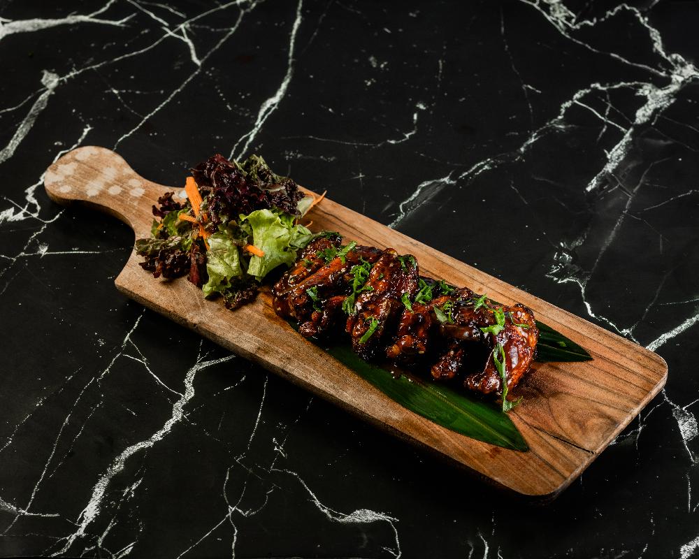 BBQ toyuq qanadları