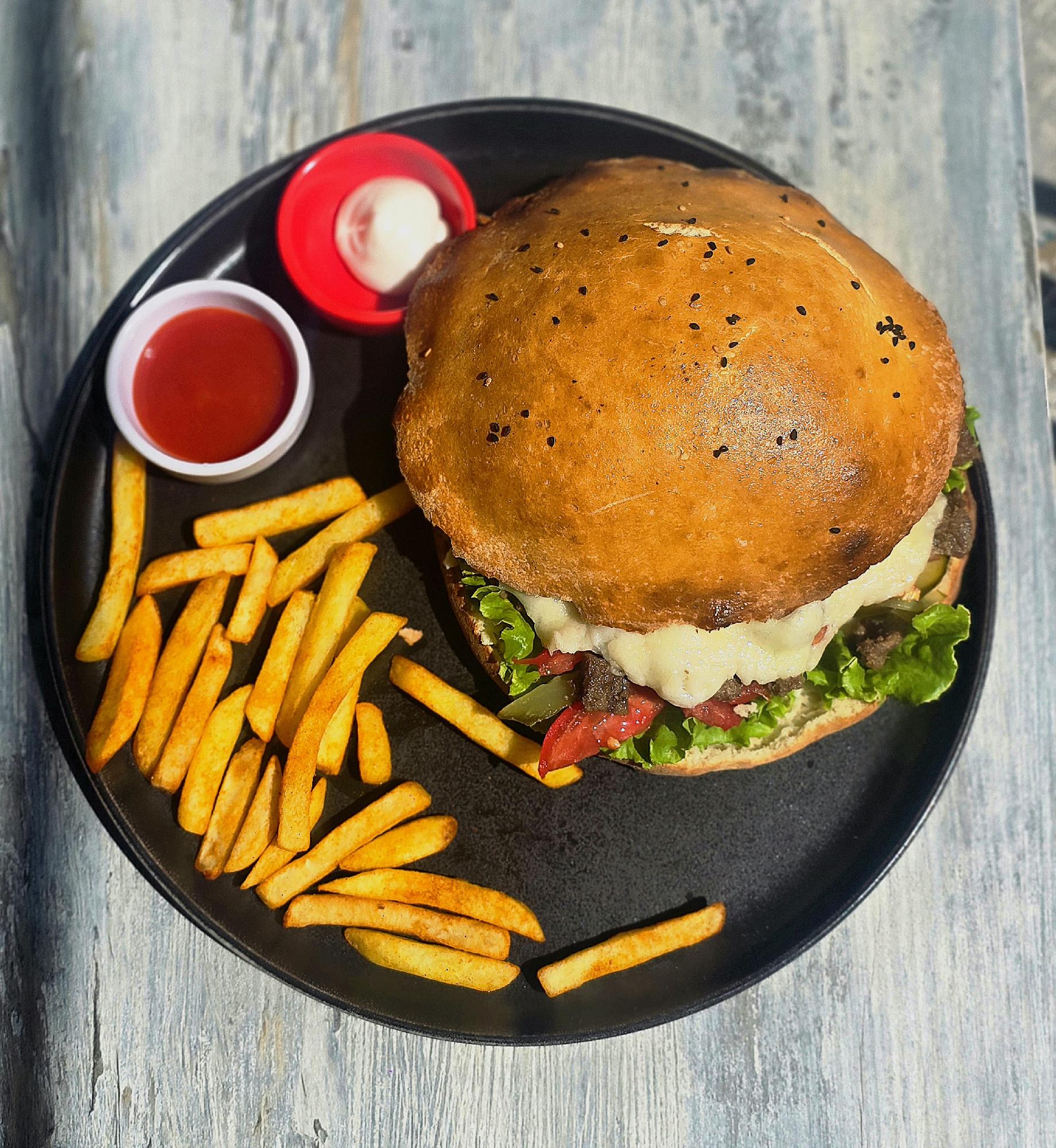 Kürədə dana əti ilə dönər 