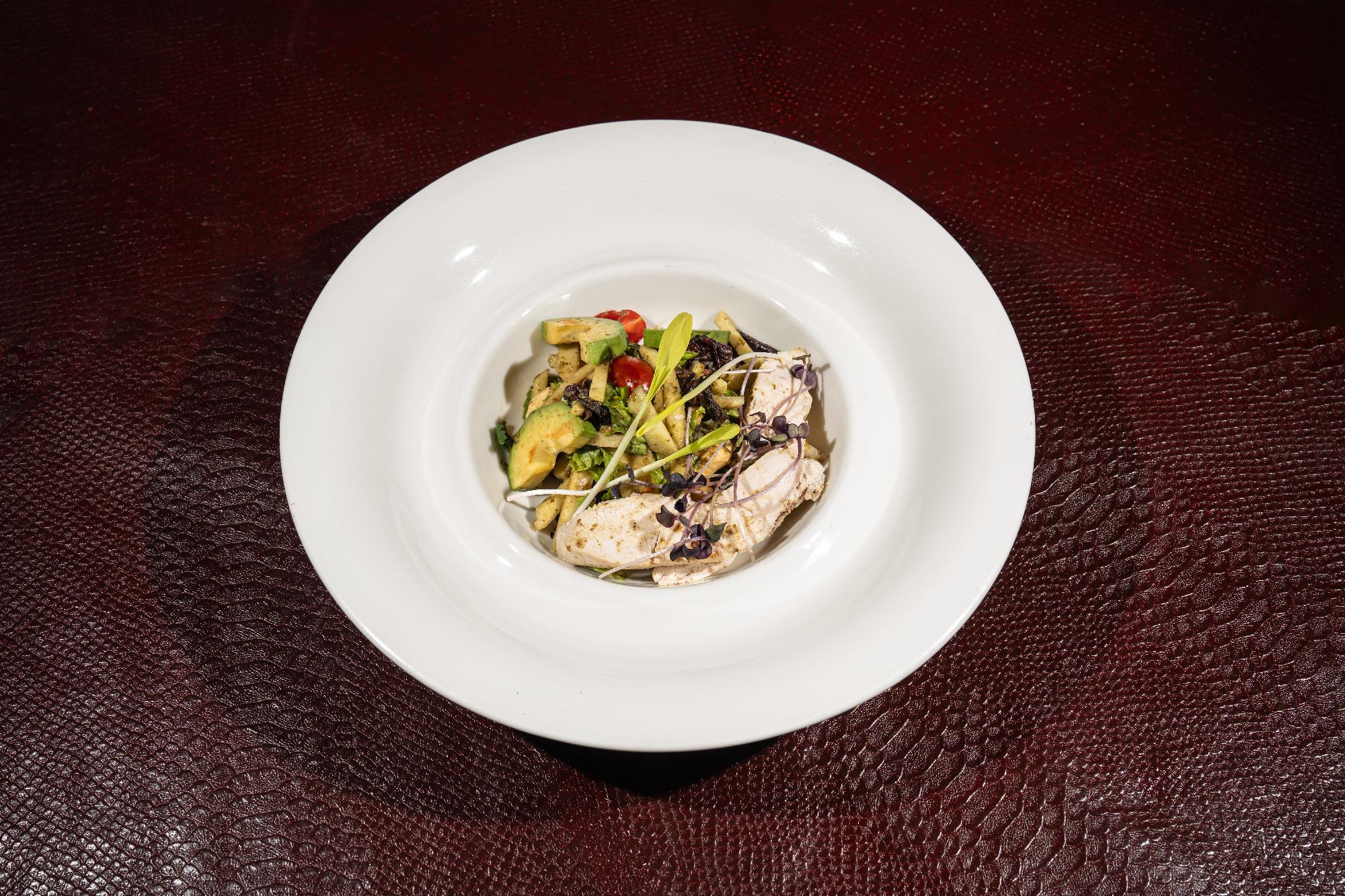 Toyuq salatı dietik