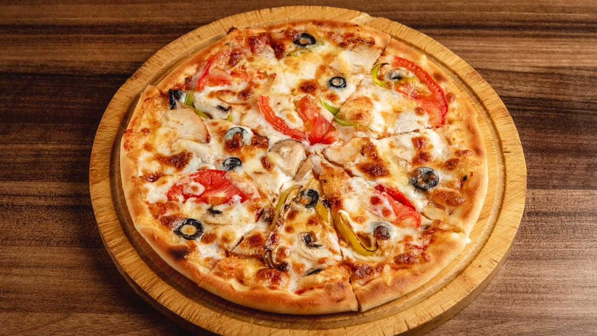  Toyuqlu Pizza