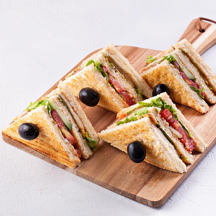  Club sandvich+fries